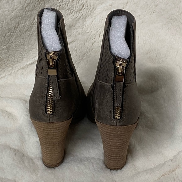 CALL IT SPRING Booties - Picture 4 of 7